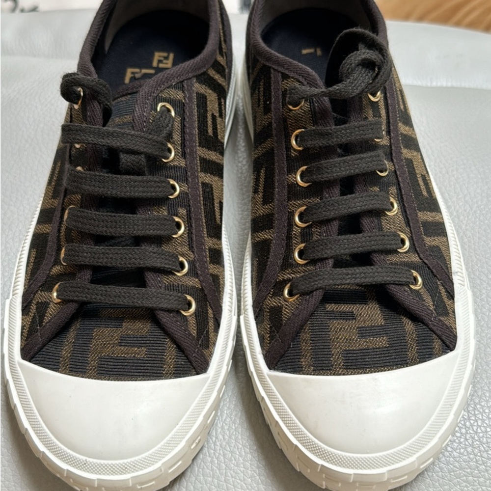 Fendi sneaker.